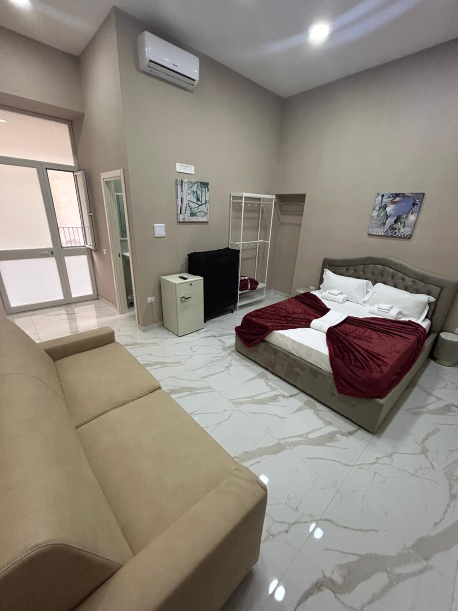 Valentino Caracciolo 105 Appartement Napels