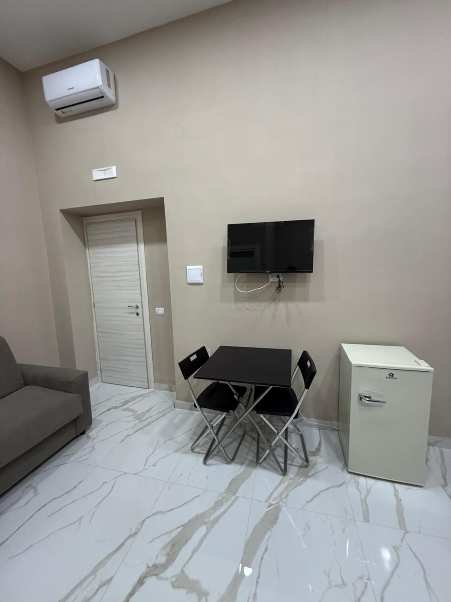 Valentino Caracciolo 105 Appartement *