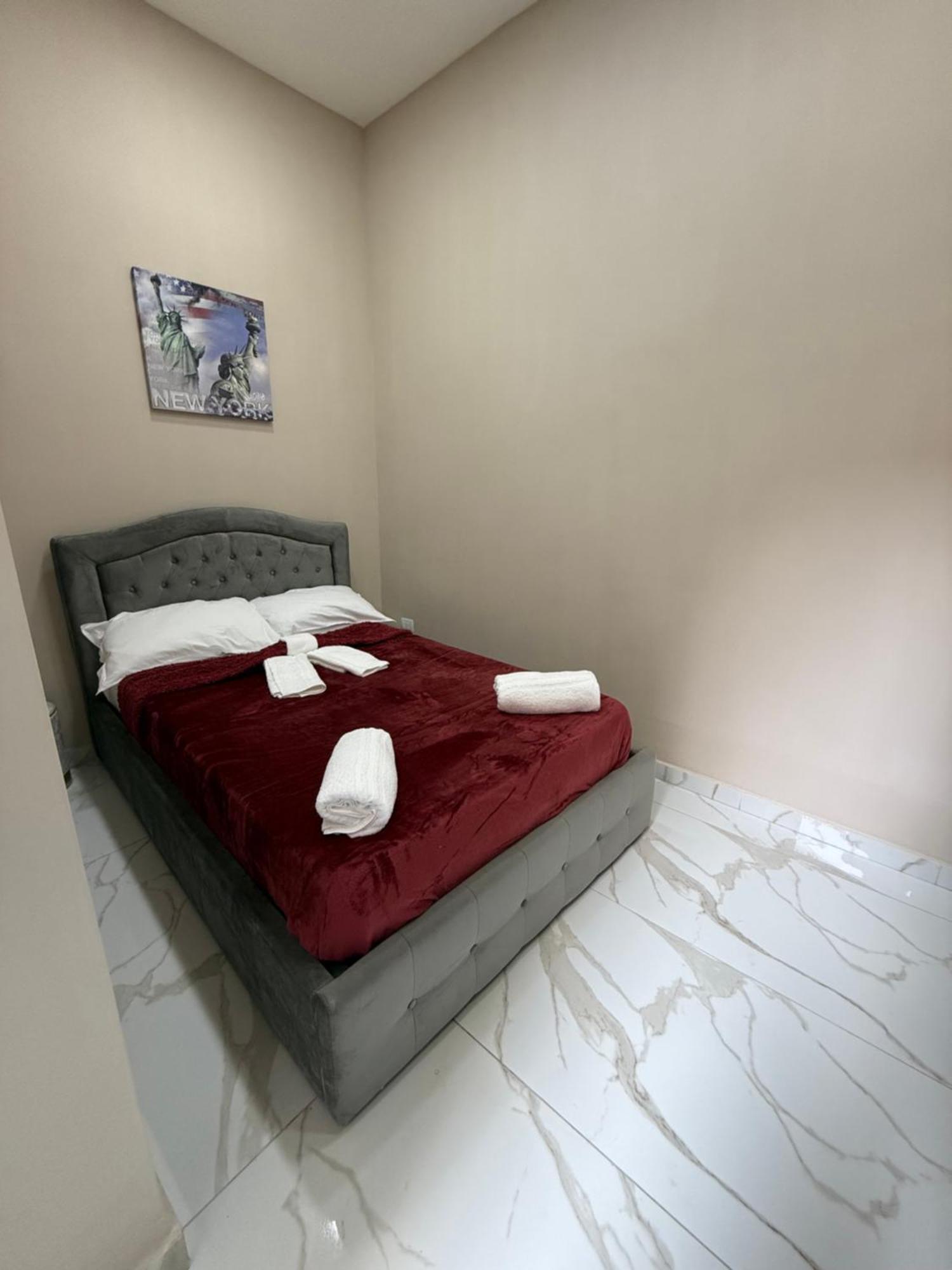 Valentino Caracciolo 105 * Napoli